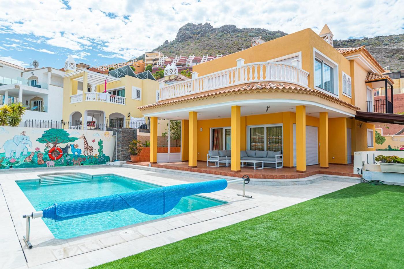 Villa With Private Pool And Magnificent Views Адехе Экстерьер фото